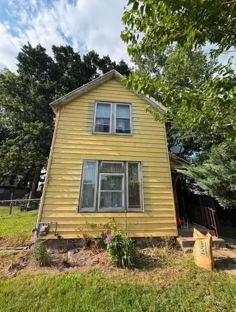 1548 W 16th St, Davenport, IA 52804