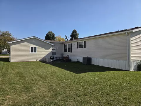 830 Cedar Cir, Manteno, IL 60950