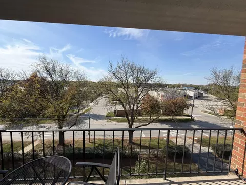 Exterior - 255 S West Ave #513, Elmhurst, IL 60126 photo 1 of 2