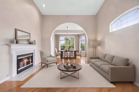 Living - 256 Prairie View Ln, Wheeling, IL 60090 photo 1 of 7