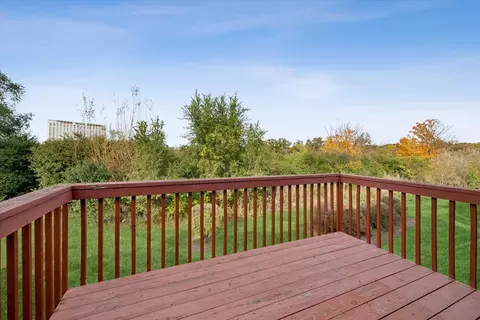 Exterior - 256 Prairie View Ln, Wheeling, IL 60090 photo 1 of 5