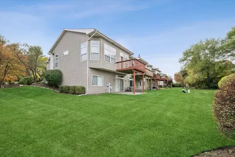 Exterior - 256 Prairie View Ln, Wheeling, IL 60090 photo 5 of 5