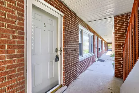 1101 E Algonquin Rd #6, Arlington Heights, IL 60005