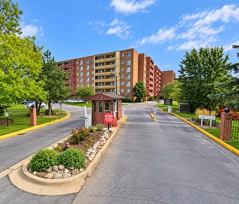100 Park Ave #407, Calumet City, IL 60409