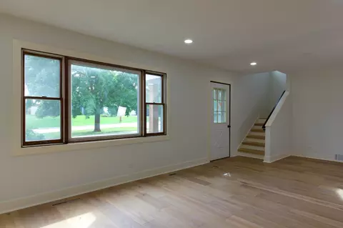 Living - 829 Evergreen St, Wheaton, IL 60187 photo 1 of 4