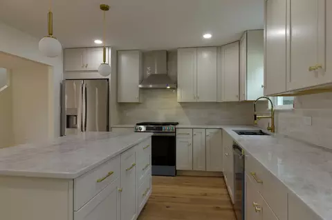 Kitchen - 829 Evergreen St, Wheaton, IL 60187 photo 2 of 2