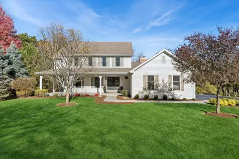 230 Deer Run, Crystal Lake, IL 60012