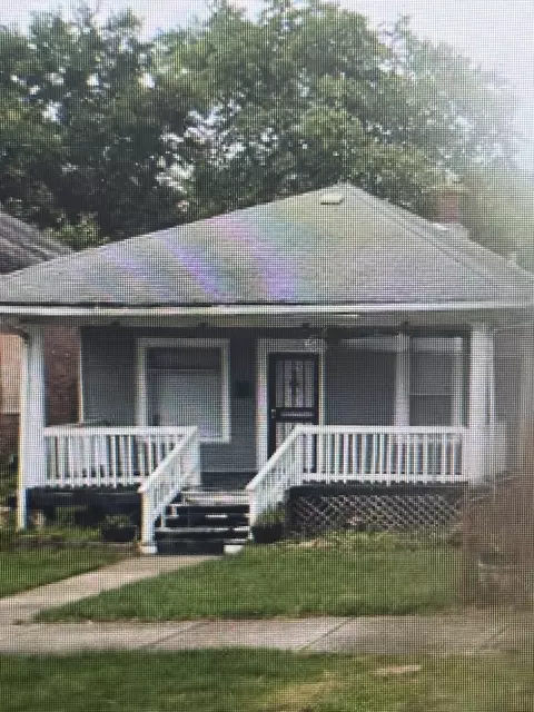 15106 Lexington Ave, Harvey, IL 60426