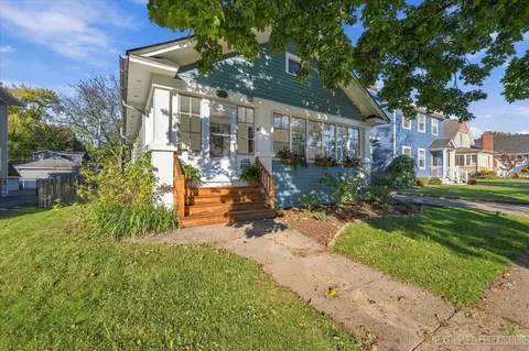 102 Anderson Blvd, Geneva, IL 60134
