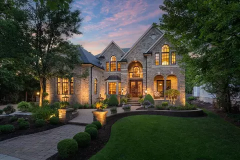 917 Jackson Ave, Naperville, IL 60540