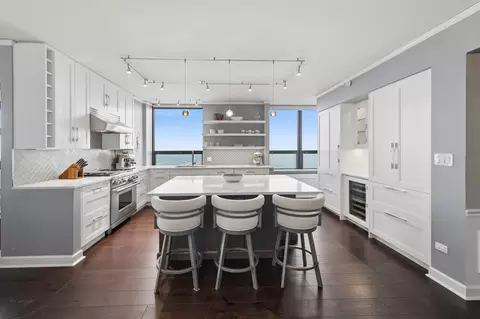 Kitchen - 450 E Waterside Dr #1302, Chicago, IL 60601 photo 1 of 5