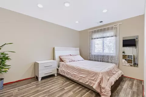 Bedroom - 1152 Middlebury Ln #A2, Wheeling, IL 60090 photo 4 of 5