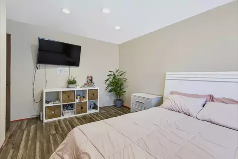 Bedroom - 1152 Middlebury Ln #A2, Wheeling, IL 60090 photo 3 of 5