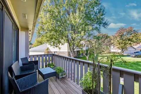 Exterior - 1152 Middlebury Ln #A2, Wheeling, IL 60090 photo 3 of 3