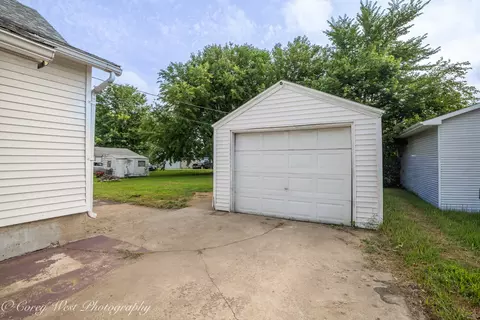 Exterior - 511 3rd Ave, Rock Falls, IL 61071 photo 2 of 4