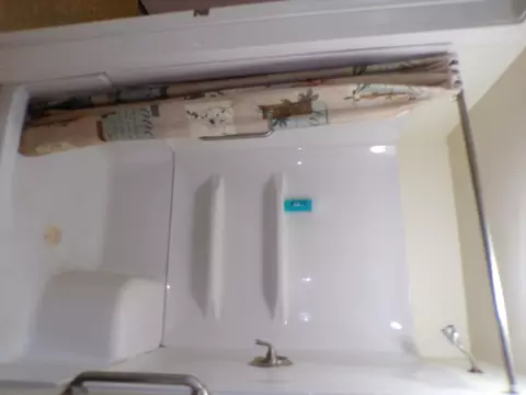 Bath - 5237 Beaucoup Rd, Ava, IL 62907 photo 2 of 4