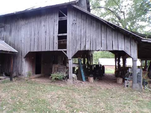 Exterior - 5237 Beaucoup Rd, Ava, IL 62907 photo 8 of 12