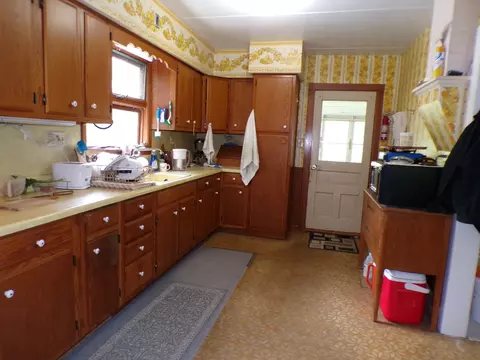 Kitchen - 5237 Beaucoup Rd, Ava, IL 62907 photo 3 of 3