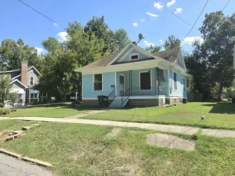 605 W Pecan St, Carbondale, IL 62901