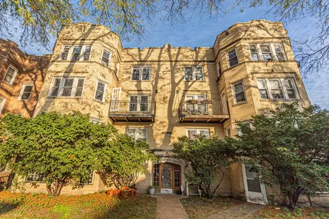 6327 N Rockwell Ave #2N, Chicago, IL 60659