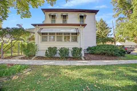 210 W Sherman Ave, Pontiac, IL 61764