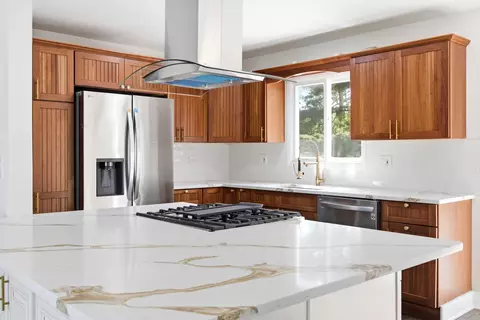 Kitchen - 1175 Royal Blvd, Elgin, IL 60123 photo 3 of 4