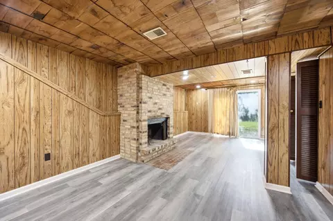 Living - 1175 Royal Blvd, Elgin, IL 60123 photo 3 of 3