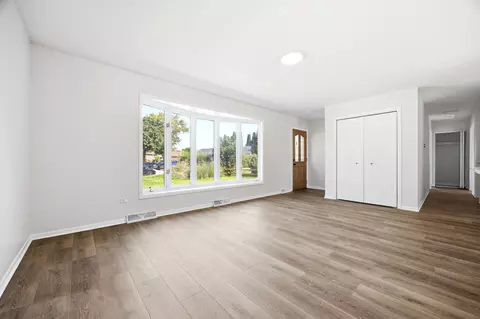 Living - 1175 Royal Blvd, Elgin, IL 60123 photo 2 of 3