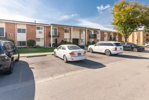 Exterior - 9250 Noel Ave #1A, Des Plaines, IL 60016 photo 5 of 5