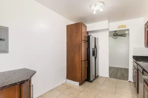 Kitchen - 9250 Noel Ave #1A, Des Plaines, IL 60016 photo 3 of 3