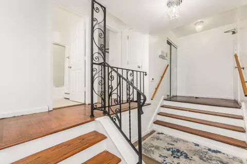 Entry Way - 9250 Noel Ave #1A, Des Plaines, IL 60016 photo 1 of 1
