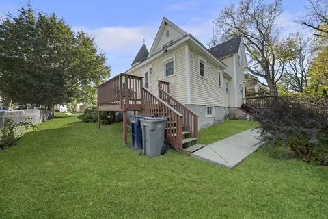 Exterior - 656 South St, Elgin, IL 60123 photo 2 of 6
