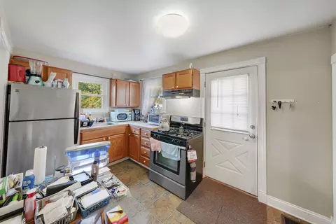 Kitchen - 656 South St, Elgin, IL 60123 photo 7 of 7