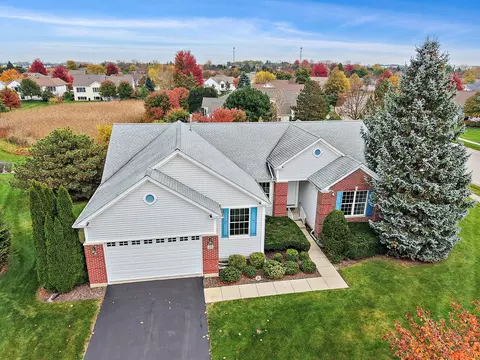 12706 Sycamore Ct, Huntley, IL 60142