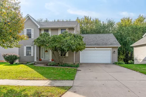 2031 W 57th St, Davenport, IA 52806