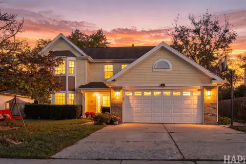 339 Farmhill Cir, Wauconda, IL 60084