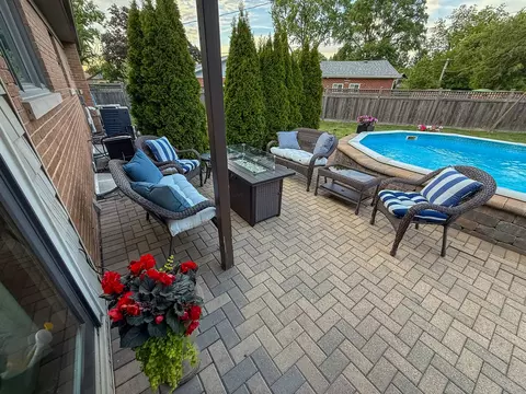Exterior - 307 Catalpa Ave, Itasca, IL 60143 photo 7 of 9