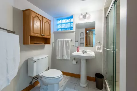 Bath - 307 Catalpa Ave, Itasca, IL 60143 photo 2 of 2