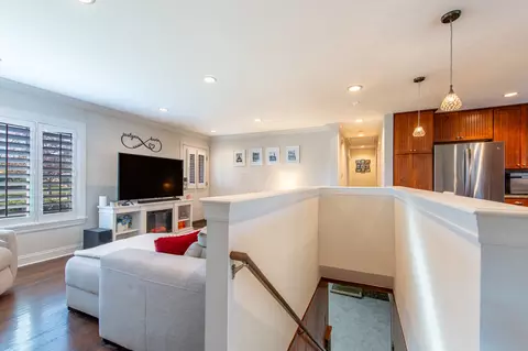 Entry Way - 307 Catalpa Ave, Itasca, IL 60143 photo 1 of 1