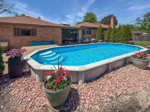 Exterior - 307 Catalpa Ave, Itasca, IL 60143 photo 6 of 9