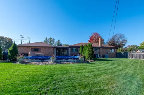 Exterior - 307 Catalpa Ave, Itasca, IL 60143 photo 2 of 9