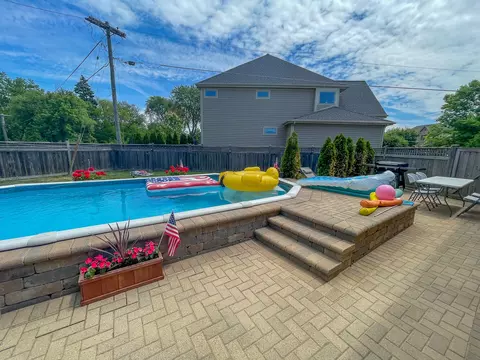 Exterior - 307 Catalpa Ave, Itasca, IL 60143 photo 4 of 9