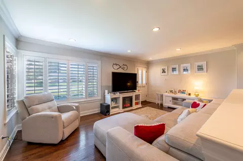 Living - 307 Catalpa Ave, Itasca, IL 60143 photo 3 of 3