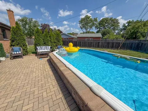 Exterior - 307 Catalpa Ave, Itasca, IL 60143 photo 5 of 9