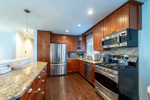 Kitchen - 307 Catalpa Ave, Itasca, IL 60143 photo 2 of 2
