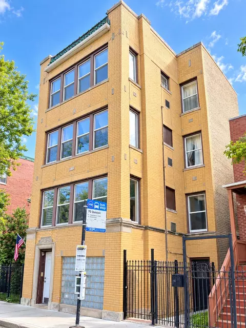 3349 W Division St, Chicago, IL 60651