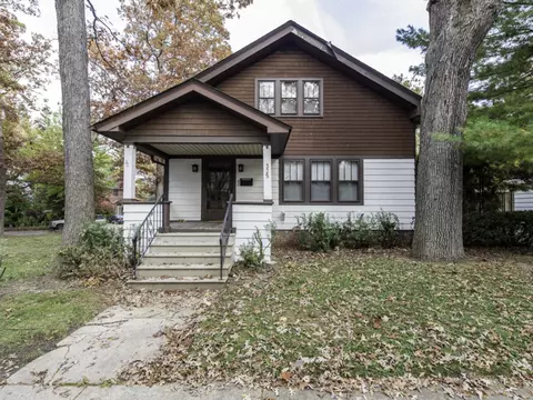 325 N Jackson St, Waukegan, IL 60085