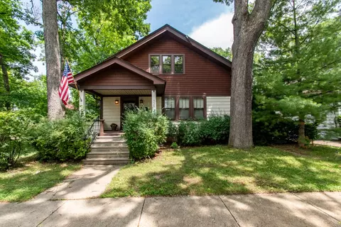 325 N Jackson St, Waukegan, IL 60085