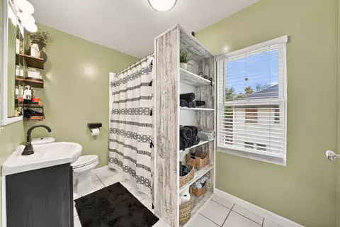 Bath - 660 3rd Ave, Joliet, IL 60433 photo 1 of 1