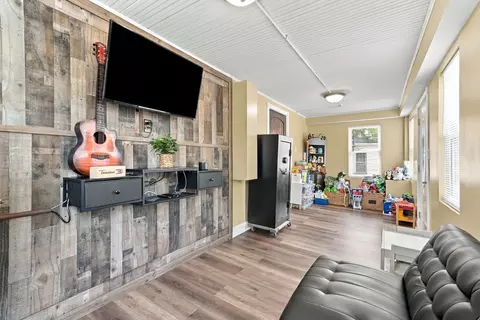 Entry Way - 660 3rd Ave, Joliet, IL 60433 photo 2 of 3